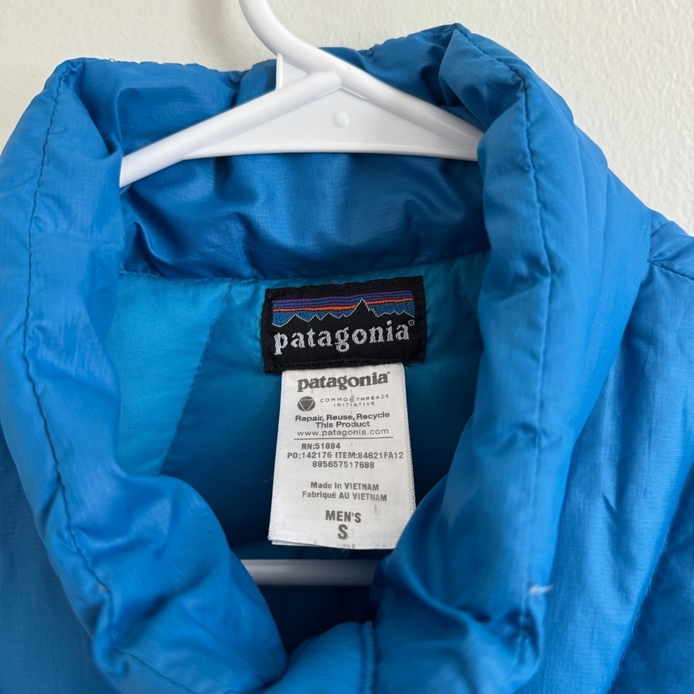 Patagonia Down Vest Men’s Size Small Blue Full Zip Jacket - Picture 3 of 7